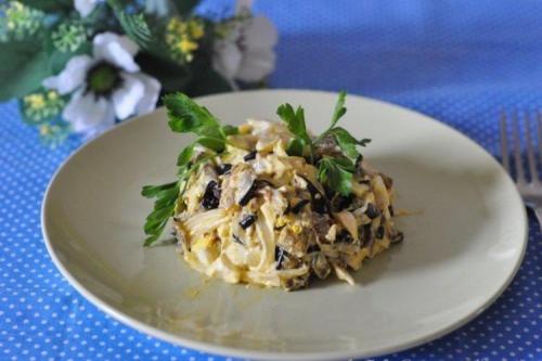 Салат с вялеными баклажанами. 20 салатов с баклажанами, которые стоит попробовать