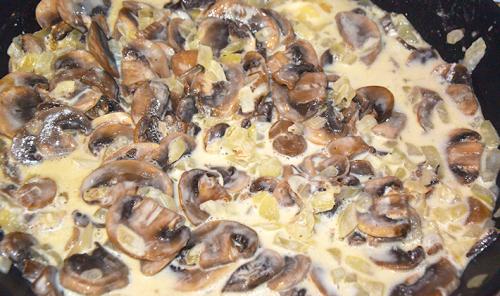 Как правильно размешать тесто для черных и белых Грузди. Грузди со сметаной: рецепты блюд