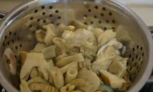 Сегодня достали тополевые грузди горячий засол. Засолка груздей горячим способом на зиму в банках