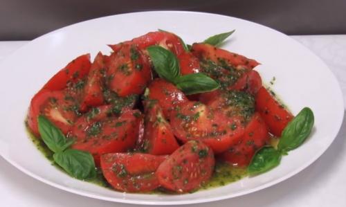 Маринованные помидоры быстрого приготовления с уксусом. Маринованные помидоры быстрого приготовления с чесноком и зеленью в банке