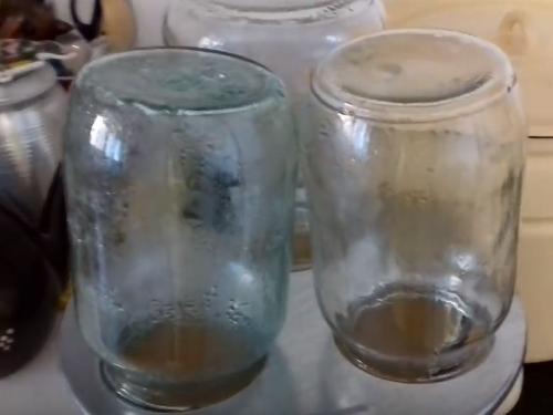 Помидоры пальчики оближешь с петрушкой. Помидоры дольками с луком и подсолнечным маслом в литровых банках: