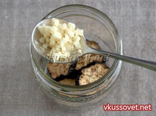 Вяленые баклажаны с чесноком на зиму