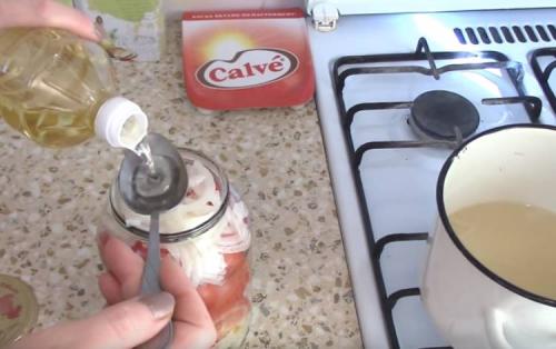 Помидоры с луком на зиму. Помидоры половинками с луком и маслом на зиму — самый вкусный рецепт без стерилизации