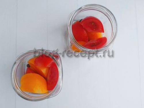 Резаные помидоры с луком на зиму. Помидоры резаные с маслом и луком на зиму без стерилизации