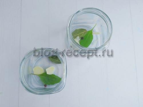 Резаные помидоры с луком на зиму. Помидоры резаные с маслом и луком на зиму без стерилизации