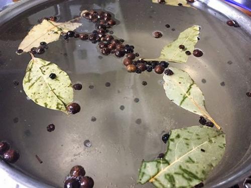 Помидоры дольками с луком и петрушкой на зиму. Рецепт помидоров дольками с луком — пошаговый рецепт с фото