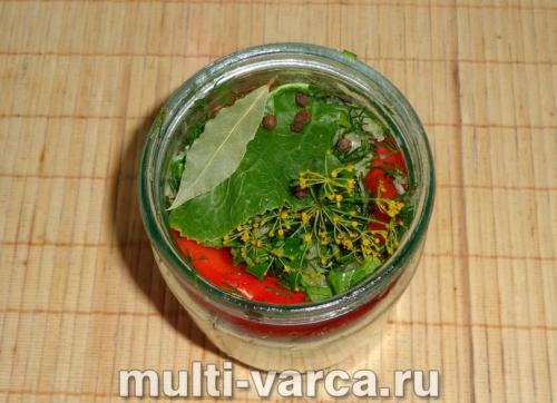 Помидоры дольками на зиму с петрушкой. 11