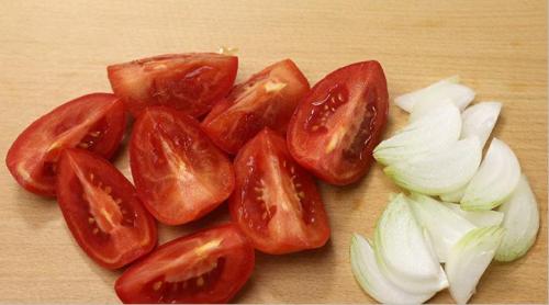 Бурые помидоры дольками на зиму без стерилизации. Помидоры дольками с луком и маслом на зиму: рецепты «пальчики оближешь»