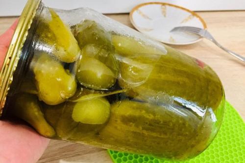 Как проверить герметичность банок с огурцами. 8 советов, что делать, чтобы банки с огурцами не взрывались и не мутнели