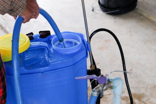 При какой температуре опрыскивать деревья осенью. Особенности проведения осеннего искореняющего опрыскивания сада