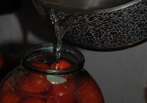 Сладкие помидоры с петрушкой на зиму. Сладкие помидоры с очень вкусным рассолом на зиму. Рецепты на трехлитровую и литровую банки