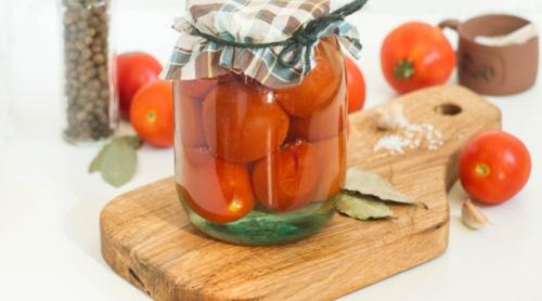 Сладкие помидоры с петрушкой на зиму. Сладкие помидоры с очень вкусным рассолом на зиму. Рецепты на трехлитровую и литровую банки