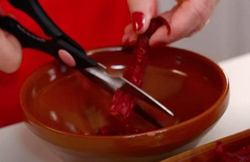 Сухая аджика из острого перца. Сухая аджика — классические рецепты, как развести, использовать