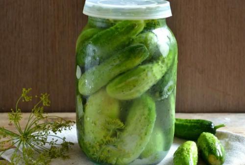 Можно ли использовать оставшиеся банки с огурцами после взрыва одной из них. Банка с огурцами взорвалась: можно ли есть такие овощи