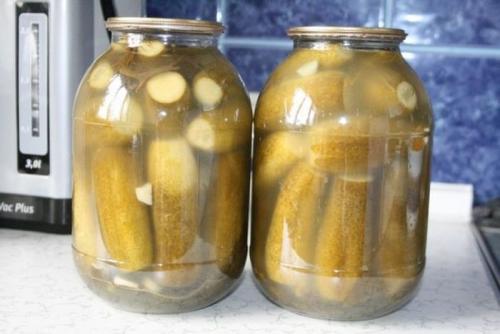 Можно ли использовать оставшиеся банки с огурцами после взрыва одной из них. Банка с огурцами взорвалась: можно ли есть такие овощи