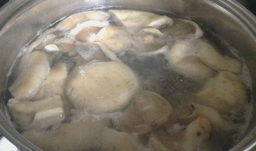 Как изменить рецепт маринада, чтобы грузди не были горькими. Маринованные грузди на зиму