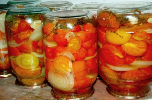 Томаты нарезанные на дольки в рассоле и в томатном.. Помидоры дольками на зиму — рецепт с луком и маслом