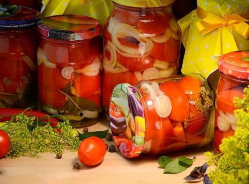Томаты нарезанные на дольки в рассоле и в томатном.. Помидоры дольками на зиму — рецепт с луком и маслом