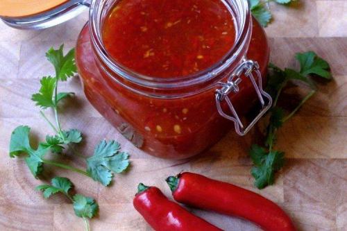 Как добиться острого вкуса помидоров без использования уксуса. 20 рецептов аджики из помидоров на зиму