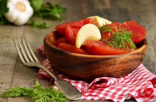 Какие специи или приправы можно добавить к помидорам дольками без стерилизации. Помидоры дольками на зиму — самые вкусные рецепты, пальчики оближешь