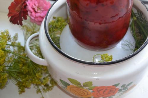 Угостили баночкой соленых груздей. Соленые грузди.