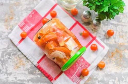 Сколько времени занимает приготовление помидоров дольками на зиму. Помидоры дольками с луком и растительным маслом на зиму