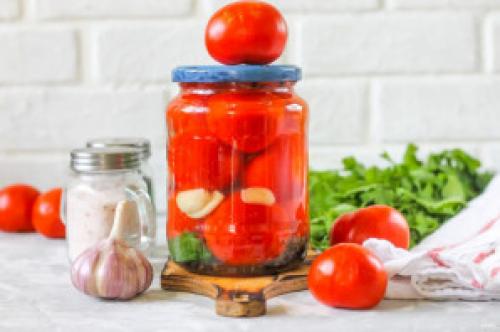 Как подготовить банки для консервирования помидоров без стерилизации. Помидоры без стерилизации