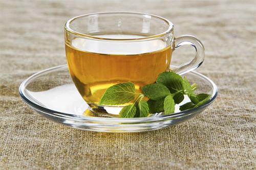 Как сделать чай из мелиссы в домашних условиях. Состав и калорийность
