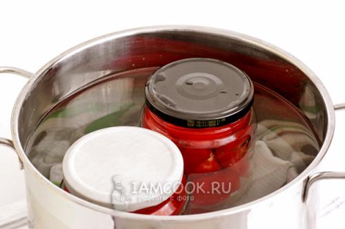 Помидоры половинками без уксуса на зиму: простой и вкусный рецепт 06
