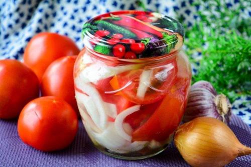Заготовки на зиму салаты. 20 самых вкусных салатов на зиму