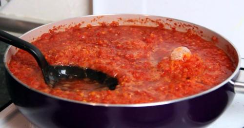 Забродила аджика, что делать. Что же делать, если аджика с помидор забродила?