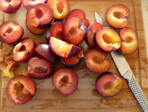 Можно ли добавить в варенье из слив другие фрукты или ягоды для вкуса. Варенье из сливы без косточек на зиму: 10 простых рецептов густого сливового варенья