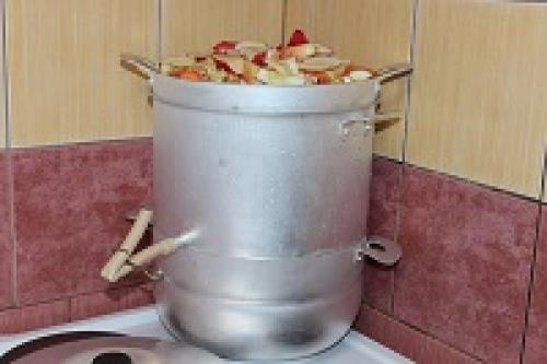 Как приготовить морковный сок в соковарке. Сок из моркови и яблок на зиму в домашних условиях