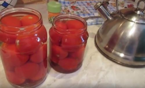 Помидоры в собственном соку на зиму — пальчики оближешь. 6 простых рецептов