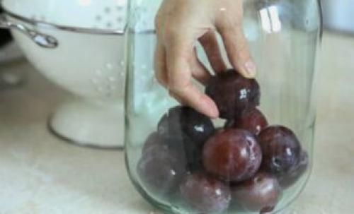 Компот из слив с косточками. Компот из сливы с косточками на зиму