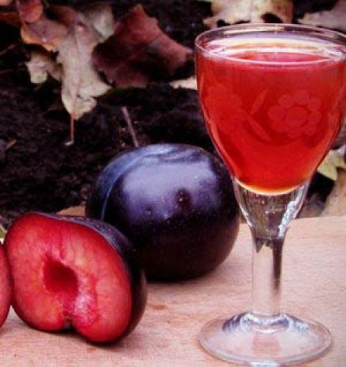 Слива на коньяке рецепт. Рецепты настойки из слив на самогоне, водке, коньяке