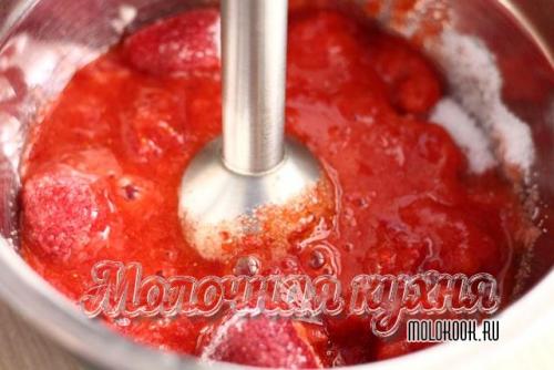 Засахаренное варенье из клубники. 