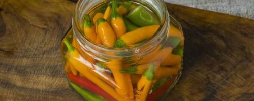 Перец горький на зиму простой рецепт. Маринованный острый перец на зиму – 8 простых рецептов