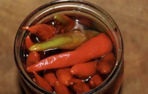 Заправка из горького перца. Горький перец, маринованный на зиму