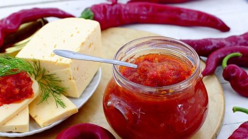 Горький перец на зиму через мясорубку. Горький перец на зиму — пальчики оближешь: рецепты с фото и пошаговыми инструкциями по приготовлению