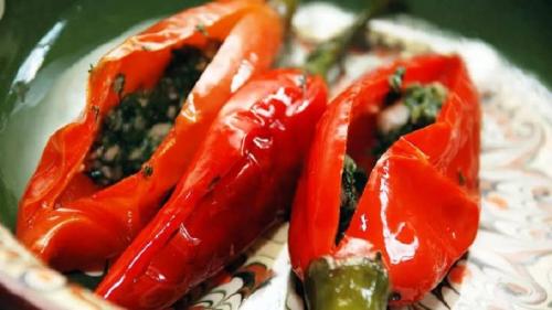 Горький перец на зиму через мясорубку. Горький перец на зиму — пальчики оближешь: рецепты с фото и пошаговыми инструкциями по приготовлению
