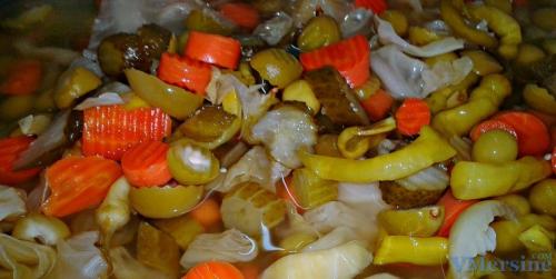 Маринованный острый перец с уксусом и чесноком. Горький перец маринованный на зиму 11