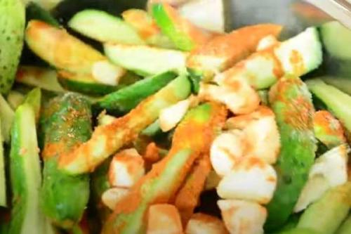 Рецепт маринованных огурцов с перцем чили. Огурцы по-мексикански на зиму — 10 вкусных рецептов острых огурцов на зиму