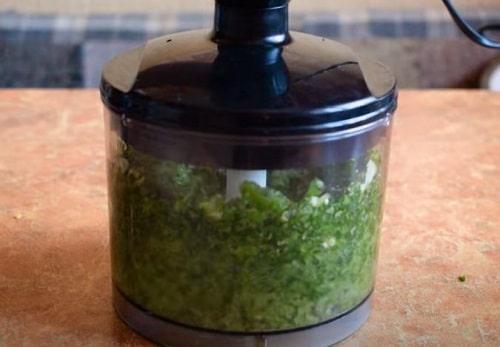 Аджика из зеленого перца и помидор. Зеленая аджика на зиму очень вкусные рецепты без варки