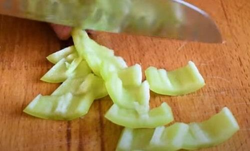 Аджика из зеленого перца и помидор. Зеленая аджика на зиму очень вкусные рецепты без варки