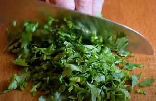 Аджика из зеленого перца и помидор. Зеленая аджика на зиму очень вкусные рецепты без варки