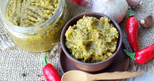 Аджика из острого зеленого перца с чесноком и специями. Аджика из перца и чеснока без варки - 17 домашних вкусных рецептов 08 Аджика из острого зеленого перца с чесноком и специями. Аджика из перца и чеснока без варки - 17 домашних вкусных рецептов 08
