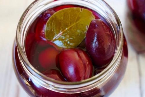 Маринованные сливы с чесноком и мятой. 12 лучших рецептов маринованной сливы на зиму