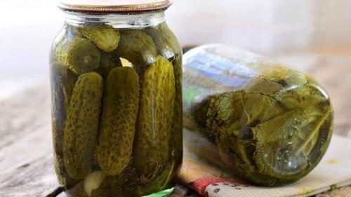 Соленые огурцы рецепт на зиму хрустящие с уксусом. Хрустящие огурцы в банках на зиму: рецепты засолки с уксусом