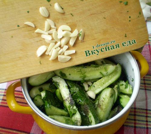 Маринованные хрустящие огурцы с маслом на зиму. Хрустящие маринованные огурцы в масле 08